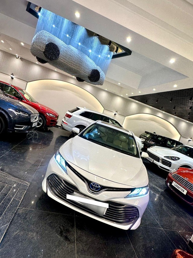Second-hand 2021 Toyota Camry Hybrid 2.5 for sale in New Delhi-7