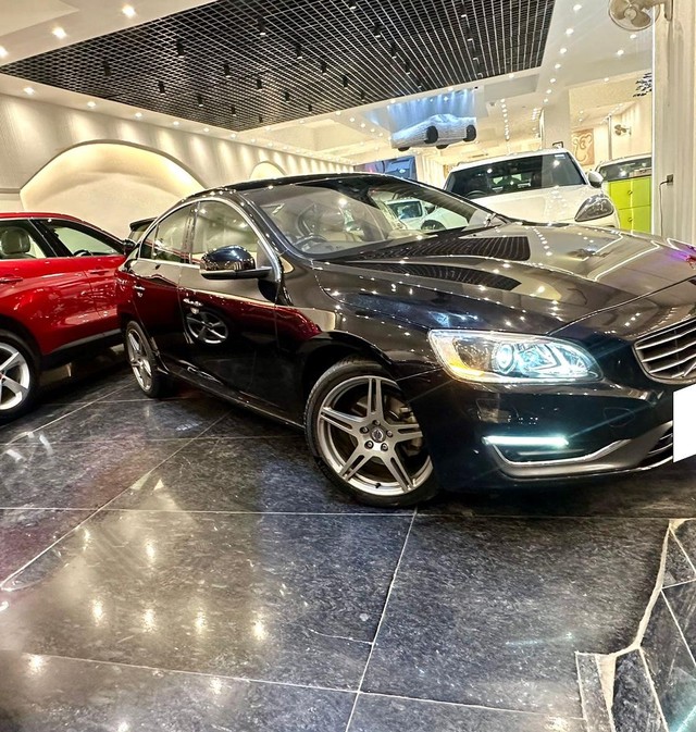 Second-hand 2016 Volvo S60 D4 SUMMUM for sale in New Delhi-12