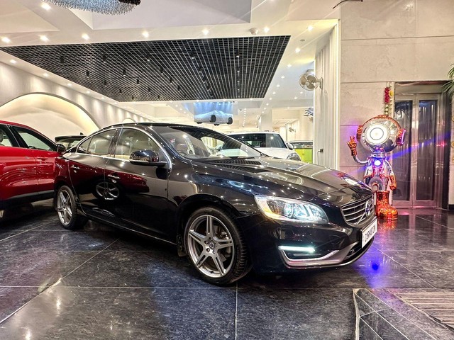 Second-hand 2016 Volvo S60 D4 SUMMUM for sale in New Delhi-8