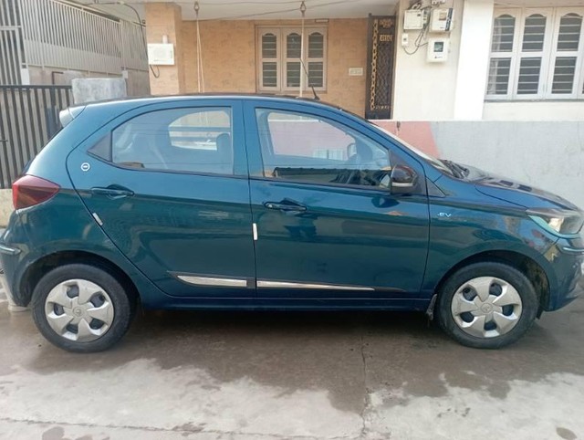 Tata Tiago EV XT LR - Photo 3