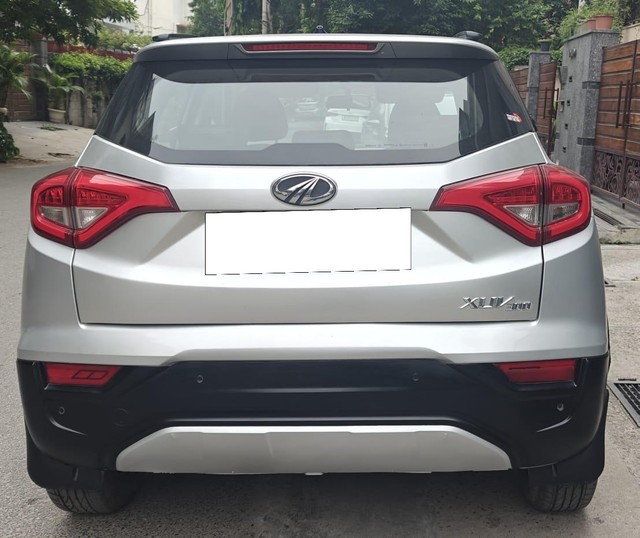 Second-hand 2021 Mahindra XUV300 W6 Sunroof BSVI for sale in New Delhi-1