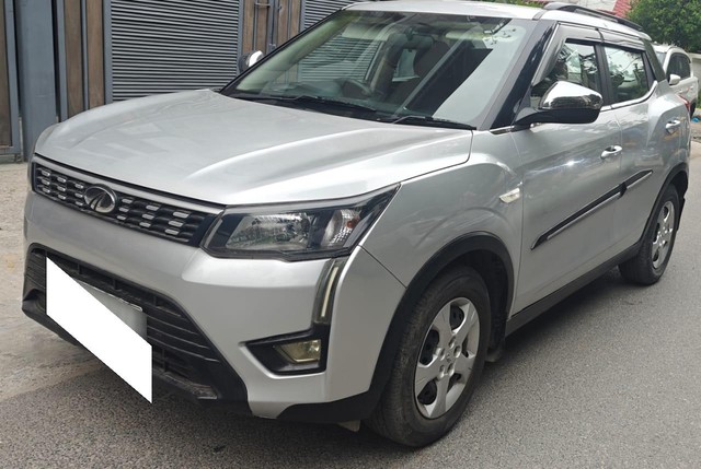 Second-hand 2021 Mahindra XUV300 W6 Sunroof BSVI for sale in New Delhi-7