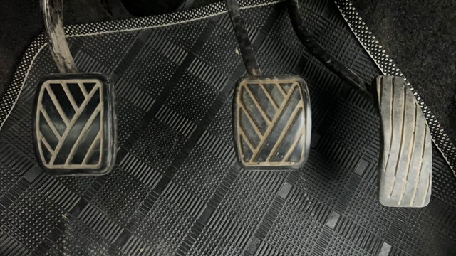 Second-hand 2013 Maruti Suzuki Wagon R VXI for sale in Ahmedabad-14