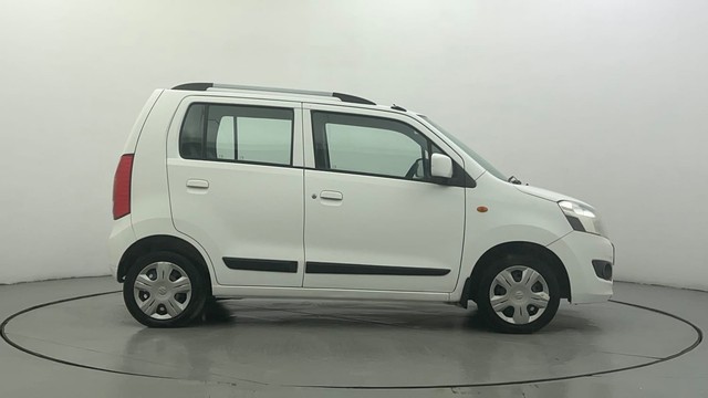 Second-hand 2013 Maruti Suzuki Wagon R VXI for sale in Ahmedabad-2