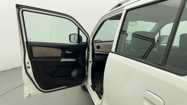 Second-hand 2013 Maruti Suzuki Wagon R VXI for sale in Ahmedabad-28