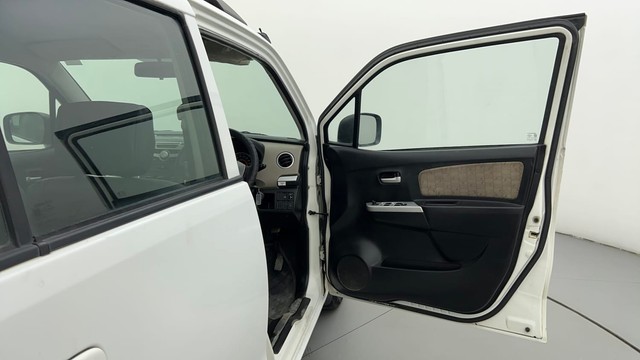 Second-hand 2013 Maruti Suzuki Wagon R VXI for sale in Ahmedabad-16