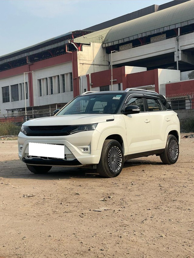 Second-hand 2024 Maruti Brezza Zxi for sale in New Delhi-5