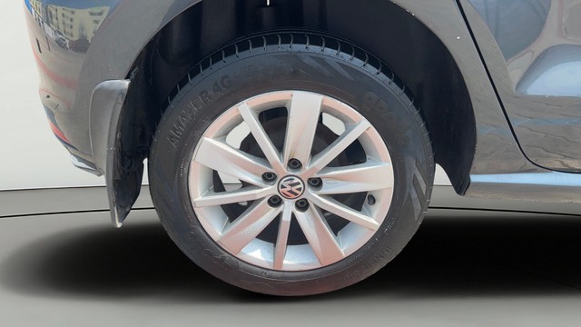 Volkswagen Polo 1.2 MPI Highline Second-hand 2015 Volkswagen Polo 1.2 MPI Highline for sale in Coimbatore-27