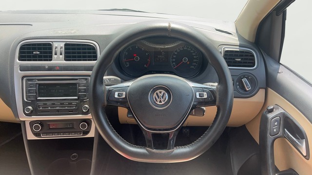 Volkswagen Polo 1.2 MPI Highline Second-hand 2015 Volkswagen Polo 1.2 MPI Highline for sale in Coimbatore-5