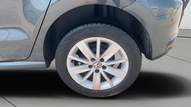 Volkswagen Polo 1.2 MPI Highline Second-hand 2015 Volkswagen Polo 1.2 MPI Highline for sale in Coimbatore-28