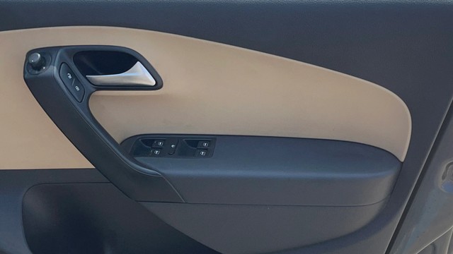 Volkswagen Polo 1.2 MPI Highline Second-hand 2015 Volkswagen Polo 1.2 MPI Highline for sale in Coimbatore-8