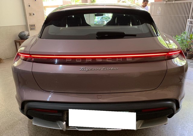 Second-hand 2023 Porsche Taycan Turbo Cross Turismo for sale in New Delhi-4
