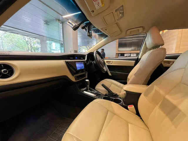 Second-hand 2018 Toyota Corolla Altis 1.8 VL CVT for sale in Mumbai-18