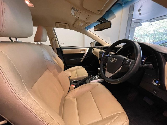 Second-hand 2018 Toyota Corolla Altis 1.8 VL CVT for sale in Mumbai-13