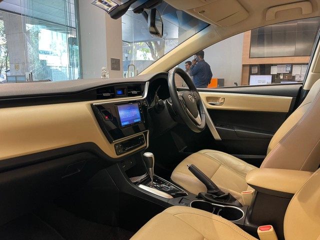 Second-hand 2018 Toyota Corolla Altis 1.8 VL CVT for sale in Mumbai-9