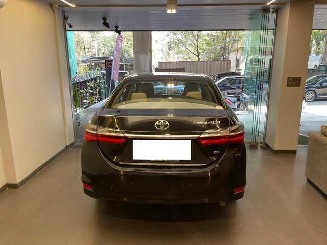 Second-hand 2018 Toyota Corolla Altis 1.8 VL CVT for sale in Mumbai-2