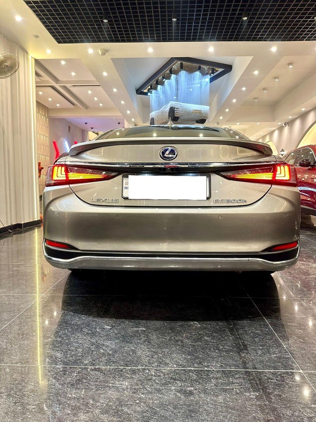 Second-hand 2020 Lexus ES 300h Luxury 2020-2022 for sale in New Delhi-2