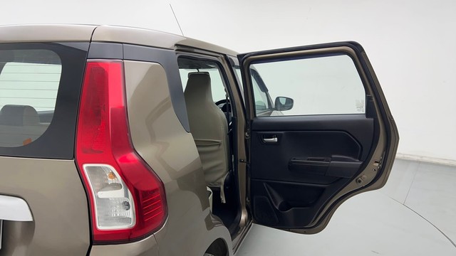 Second-hand 2019 Maruti Wagon R ZXI 1.2 for sale in Ghaziabad-23