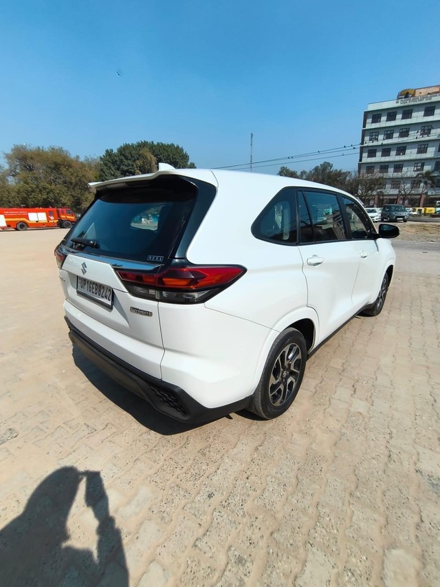 Second-hand 2023 Maruti Invicto Zeta Plus 7Str for sale in New Delhi-4