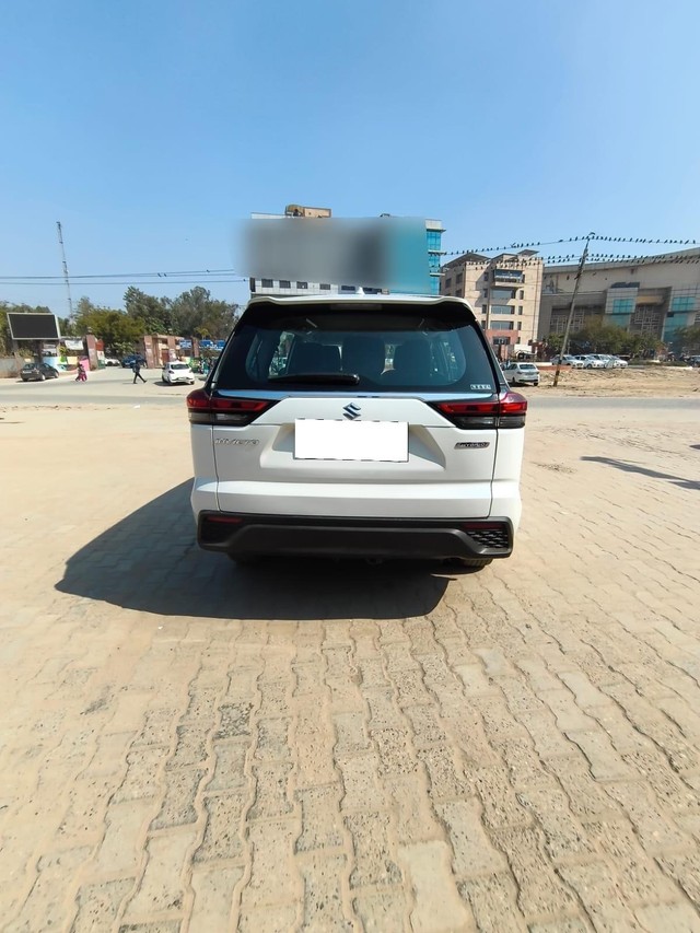 Second-hand 2023 Maruti Invicto Zeta Plus 7Str for sale in New Delhi-7