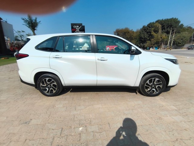 Second-hand 2023 Maruti Invicto Zeta Plus 7Str for sale in New Delhi-1