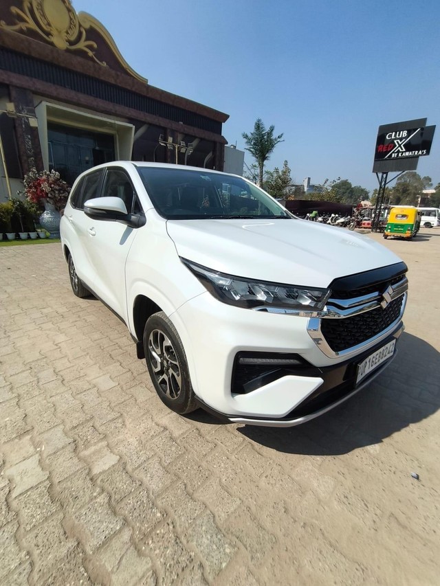 Second-hand 2023 Maruti Invicto Zeta Plus 7Str for sale in New Delhi-23