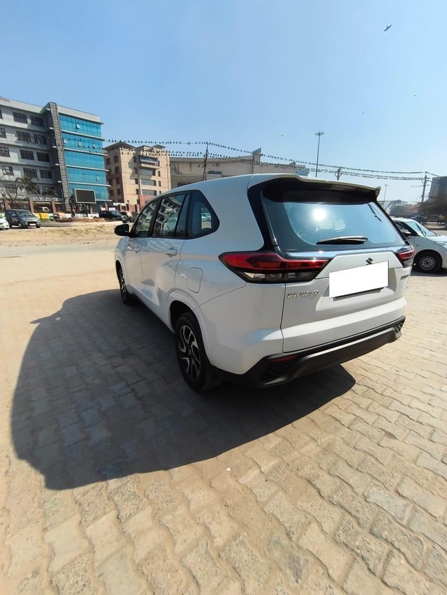 Second-hand 2023 Maruti Invicto Zeta Plus 7Str for sale in New Delhi-9