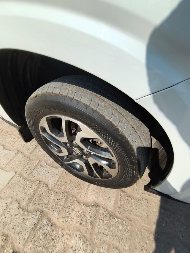 Second-hand 2023 Maruti Invicto Zeta Plus 7Str for sale in New Delhi-5