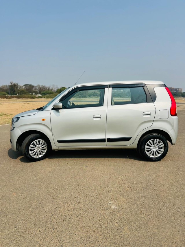 Second-hand 2021 Maruti Wagon R VXI for sale in Vadodara-3