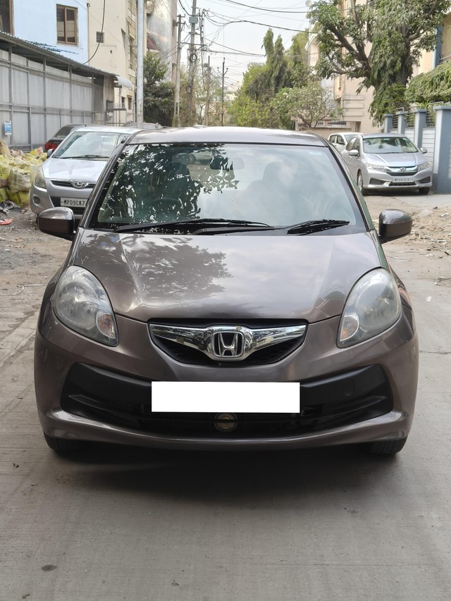 Second-hand 2013 Honda Brio S MT for sale in Indore-5