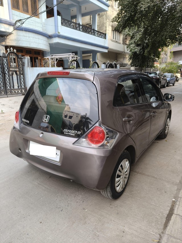 Second-hand 2013 Honda Brio S MT for sale in Indore-7