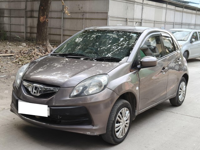 Second-hand 2013 Honda Brio S MT for sale in Indore-4