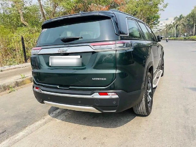 Second-hand 2024 Jeep Meridian Limited Opt 4x2 AT for sale in Mumbai-12