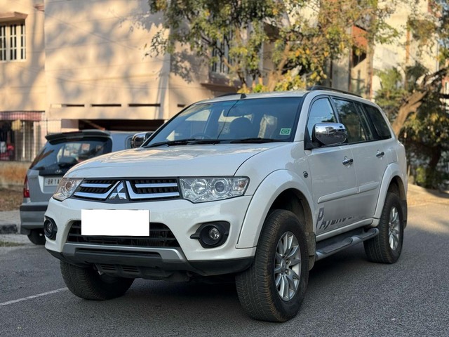 Second-hand 2015 Mitsubishi Pajero Sport 4X2 AT for sale in Bangalore-1