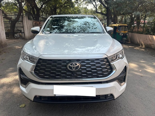 Second-hand 2023 Toyota Innova Hycross ZX Hybrid for sale in New Delhi-4