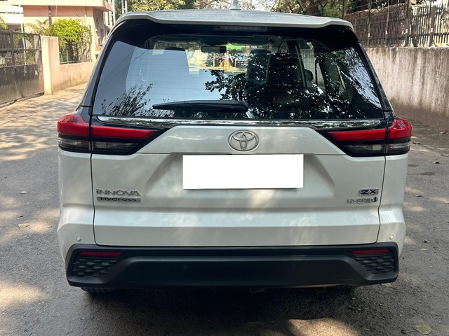 Second-hand 2023 Toyota Innova Hycross ZX Hybrid for sale in New Delhi-1
