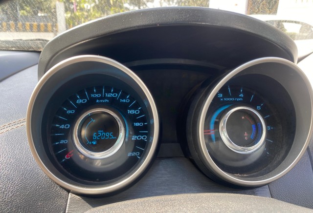 Second-hand 2019 Mahindra XUV500 W11 BSIV for sale in Jabalpur-9