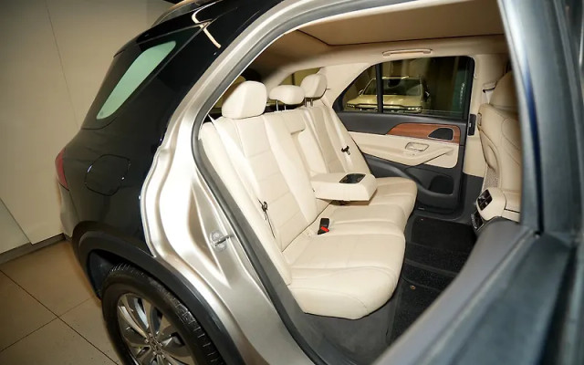 Second-hand 2020 Mercedes-Benz GLE 400 4MATIC for sale in New Delhi-3