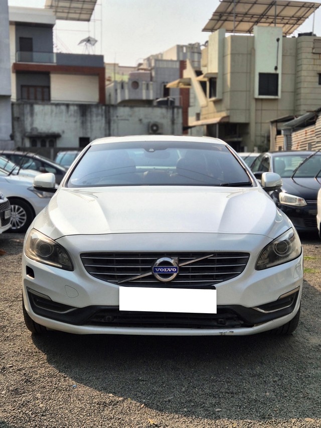 Second-hand 2015 Volvo XC60 D5 Summum for sale in Vadodara-6