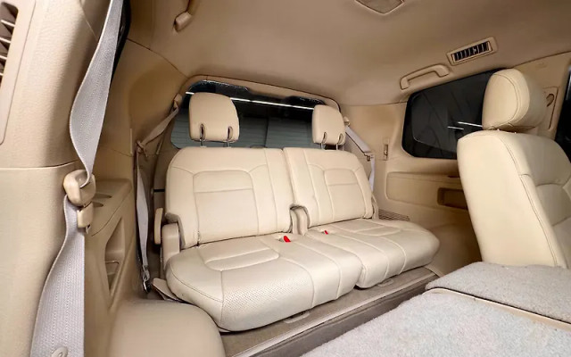 Second-hand 2016 Toyota Land Cruiser 200 VX for sale in New Delhi-2