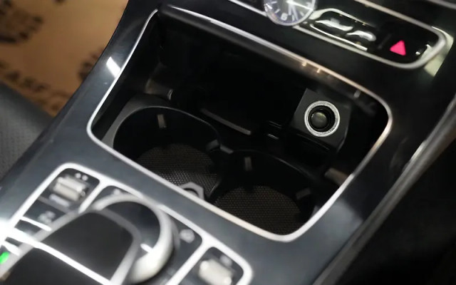 Mercedes-Benz E-Class Exclusive E 200 Second-hand 2021 Mercedes-Benz E-Class Exclusive E 200 for sale in New Delhi-3