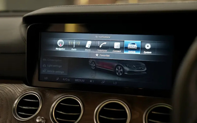 Mercedes-Benz E-Class Exclusive E 200 Second-hand 2021 Mercedes-Benz E-Class Exclusive E 200 for sale in New Delhi-5