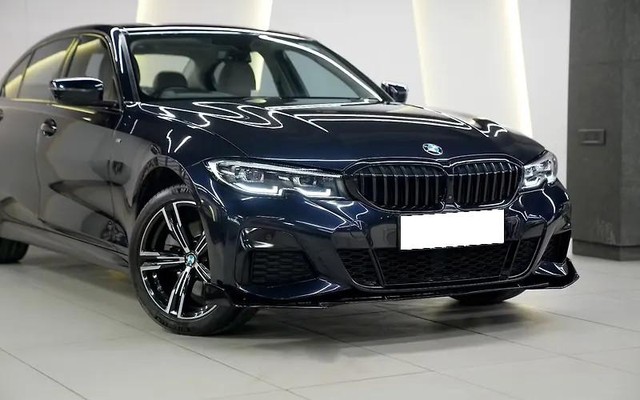 Second-hand 2021 BMW 3 Series Long Wheelbase 330Li M Sport First Edition for sale in New Delhi-6