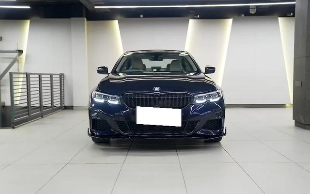 Second-hand 2021 BMW 3 Series Long Wheelbase 330Li M Sport First Edition for sale in New Delhi-2