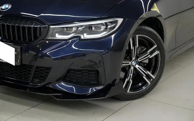 Second-hand 2021 BMW 3 Series Long Wheelbase 330Li M Sport First Edition for sale in New Delhi-5