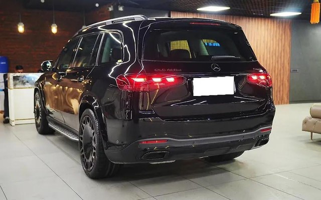 Second-hand 2025 Mercedes-Benz GLS 450d 4matic for sale in New Delhi-6