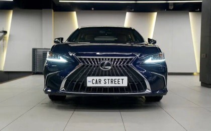 Second-hand 2024 Lexus ES 300h Luxury for sale in New Delhi