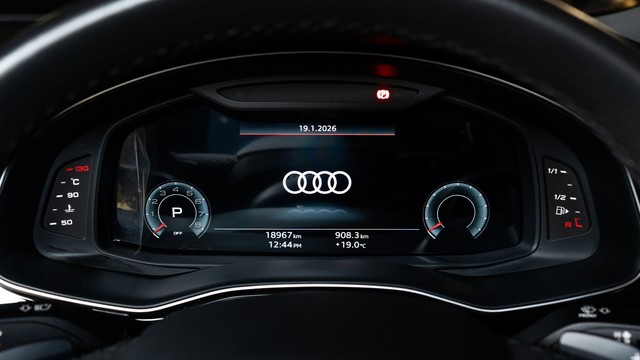 Second-hand 2022 Audi Q7 Technology BSVI for sale in New Delhi-18