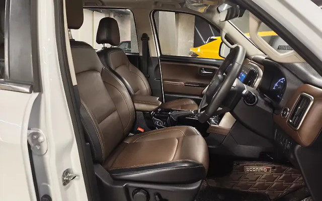 Second-hand 2024 Mahindra Scorpio N Z8L 6 Str AT BSVI for sale in New Delhi-3