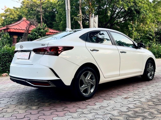 Second-hand 2021 Hyundai Verna SX IVT for sale in New Delhi-2